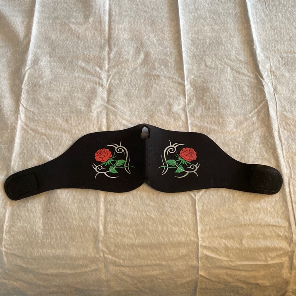 Hot Leathers woman’s tribal rose Neoprene 1/2 mask.